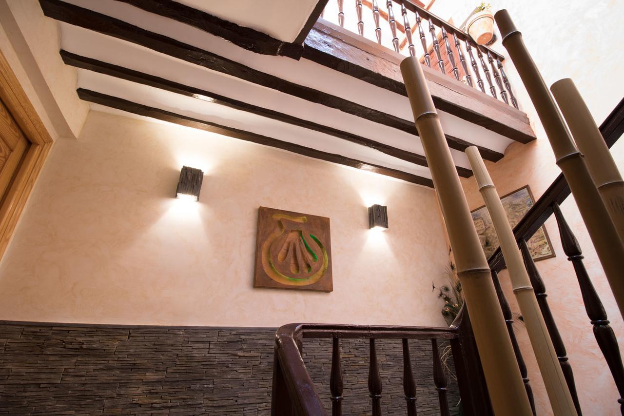 Hostal Cuatro Cantones *